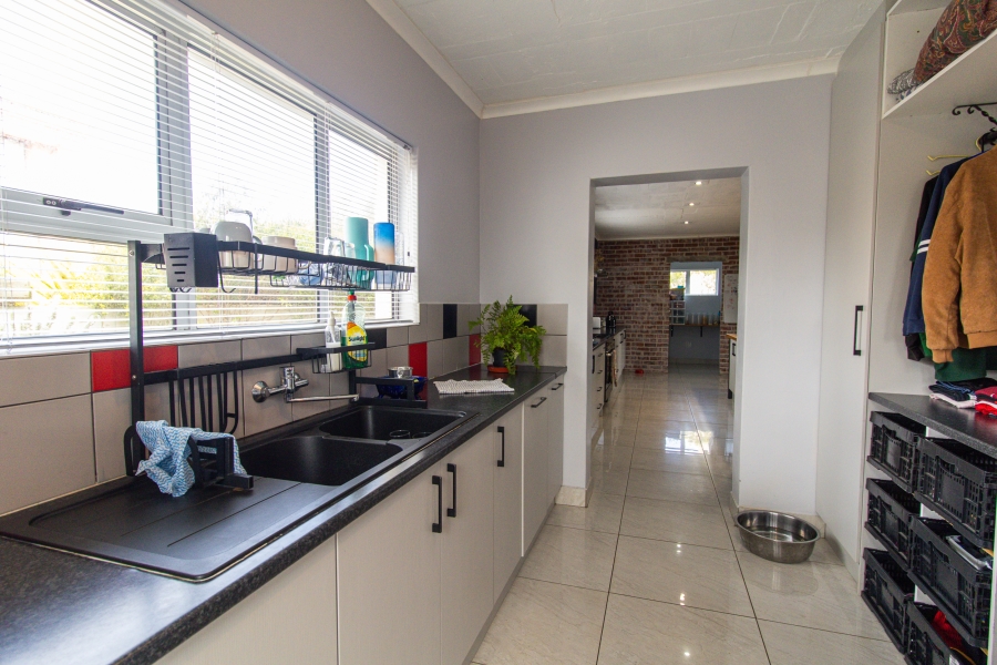 5 Bedroom Property for Sale in Myburgh Park Western Cape